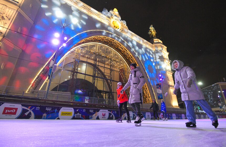 Тематическая вечеринка "Русский авангард" прошла на ВДНХ 8 декабря 19 фото