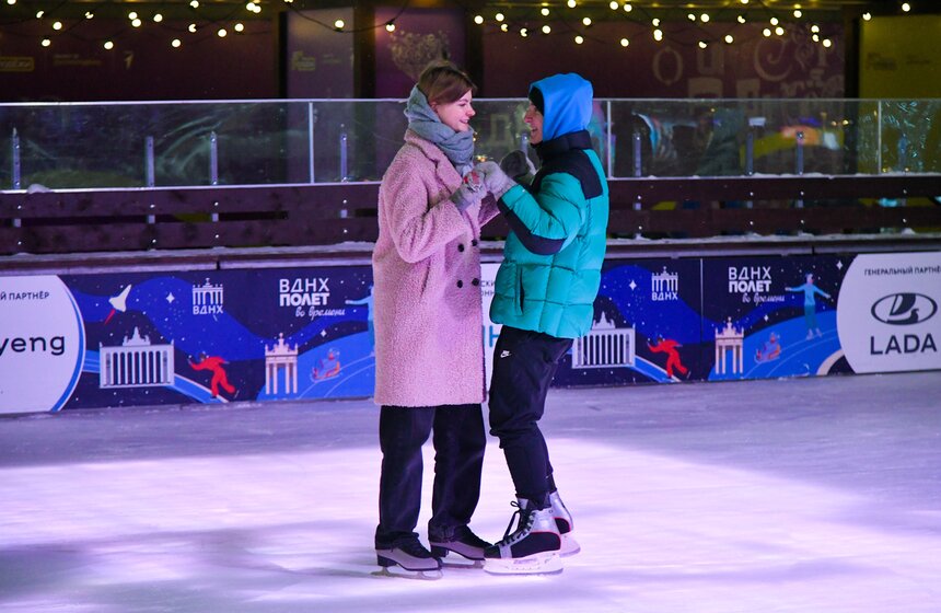 Тематическая вечеринка "Русский авангард" прошла на ВДНХ 8 декабря 21 фото