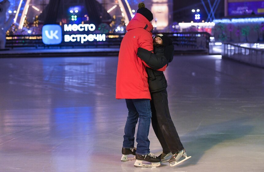 Тематическая вечеринка "Русский авангард" прошла на ВДНХ 8 декабря 4 фото