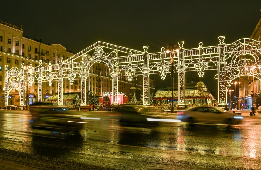 Арки и световые тоннели установили в столице к Новому году 6 фото
