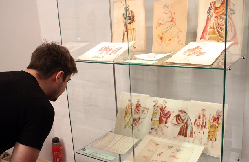 В Доме-музее открылась выставка художника Рабиновича 7 фото