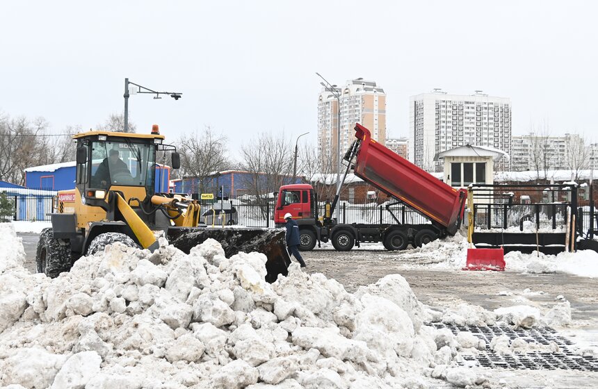 Более 55 снегоплавильных пунктов задействованы в столице при уборке снега 15 фото