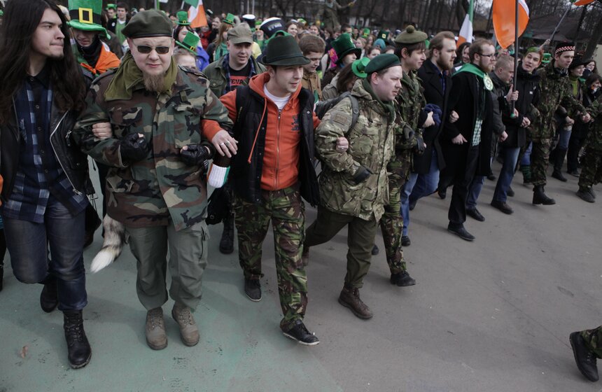 В Сокольниках прошел большой парад святого Патрика 15 фото