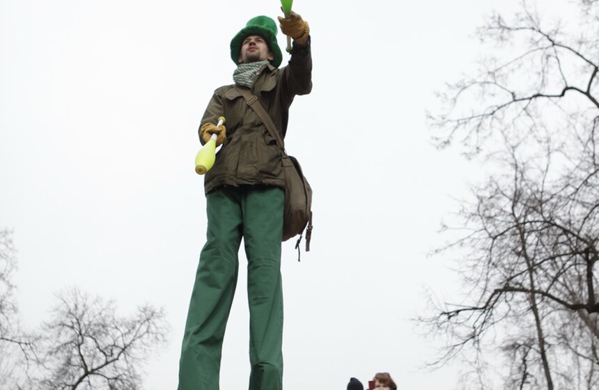 В Сокольниках прошел большой парад святого Патрика 16 фото