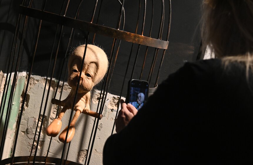 Выставка "Найти Бэнкси" вновь открылась на ВДНХ 24 фото