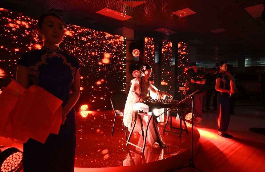 Автоцентр с китайскими машинами "Москва-Тянья" открыли в столице 17 фото