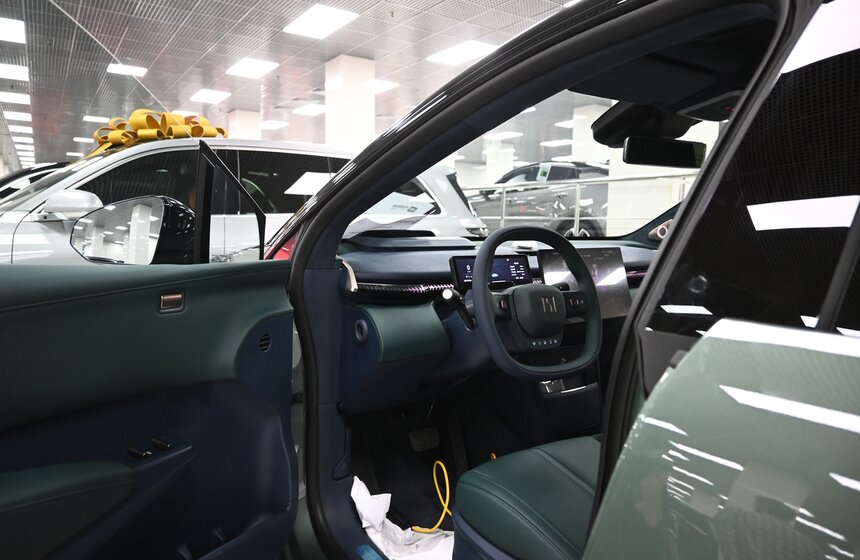 Автоцентр с китайскими машинами "Москва-Тянья" открыли в столице 11 фото