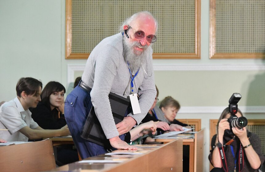 Девятый "Географический диктант" провели в столице 8 фото