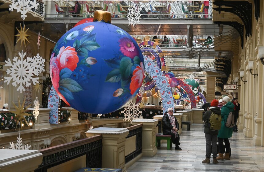 В Москве открылась ежегодная выставка "Новогодние елки в ГУМе на Красной площади" 25 фото