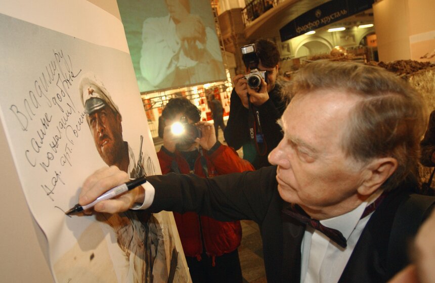 В Москве простятся с актером Анатолием Кузнецовым 17 фото