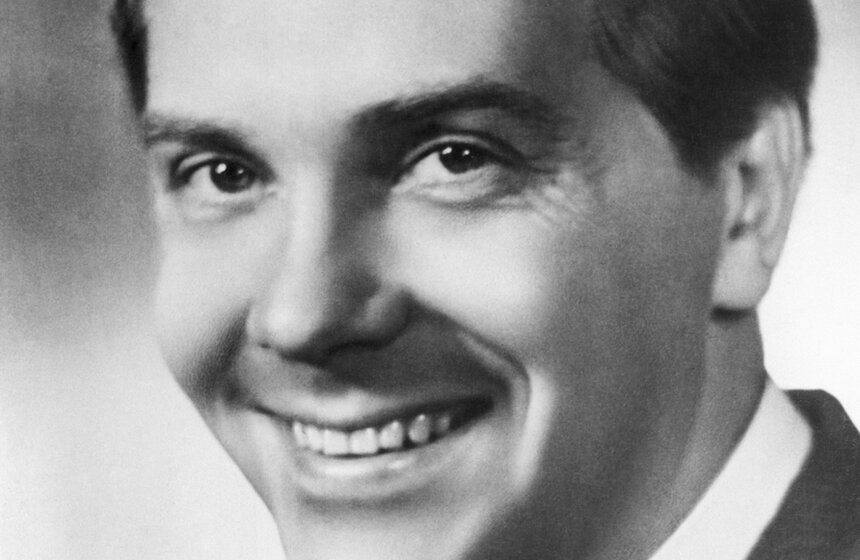 В Москве простятся с актером Анатолием Кузнецовым 8 фото