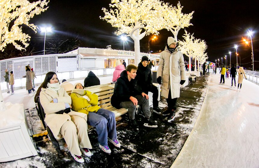Каток в Парке Горького открылся 24 ноября в Москве 24 фото