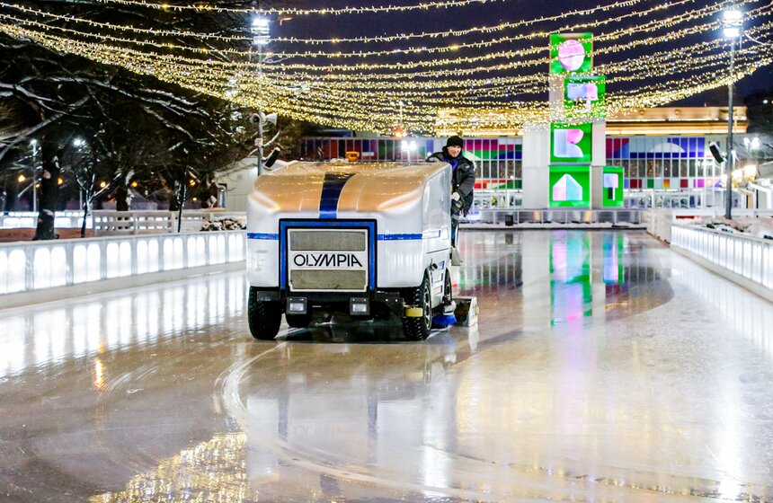 Каток в Парке Горького открылся 24 ноября в Москве 1 фото