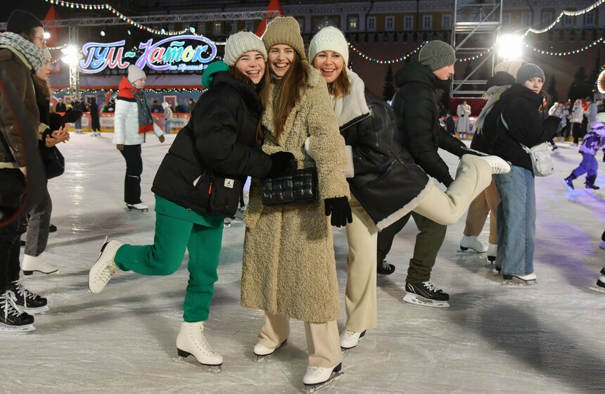 ГУМ-Каток открыли на Красной площади в столице 17 фото