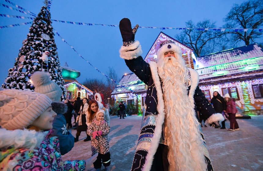 День рождения Деда Мороза отметили в столичной усадьбе волшебника 7 фото