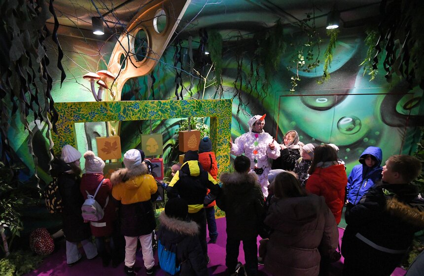 День рождения Деда Мороза отметили в столичной усадьбе волшебника 13 фото