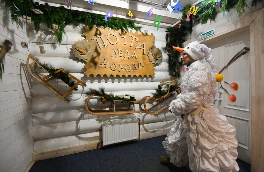 День рождения Деда Мороза отметили в столичной усадьбе волшебника 5 фото