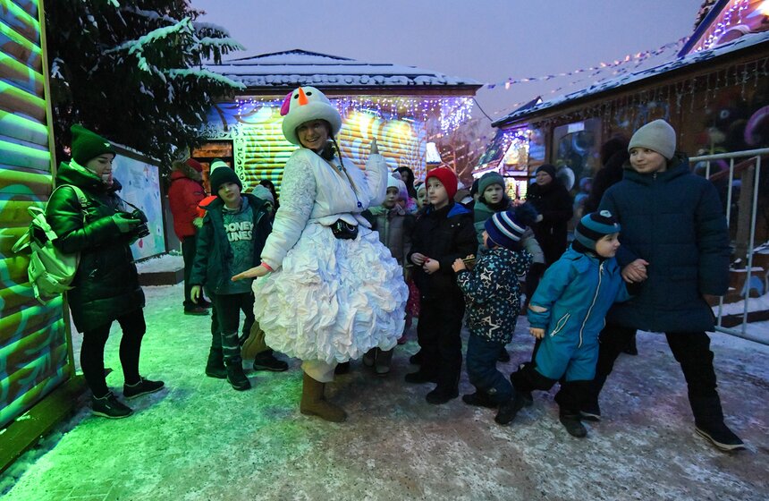 День рождения Деда Мороза отметили в столичной усадьбе волшебника 8 фото