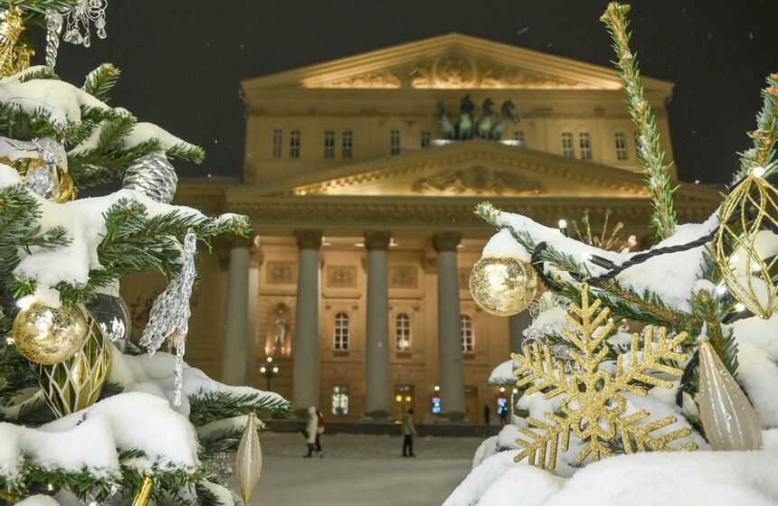 Почти 5 тыс световых конструкций украсили Москву к Новому году 8 фото