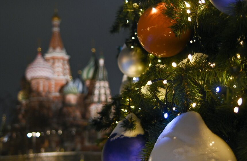 Почти 5 тыс световых конструкций украсили Москву к Новому году 2 фото