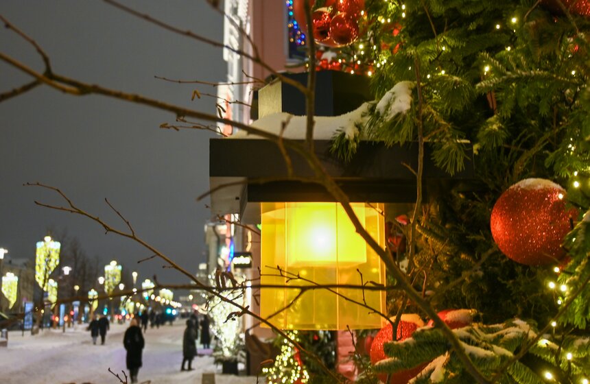 Почти 5 тыс световых конструкций украсили Москву к Новому году 22 фото