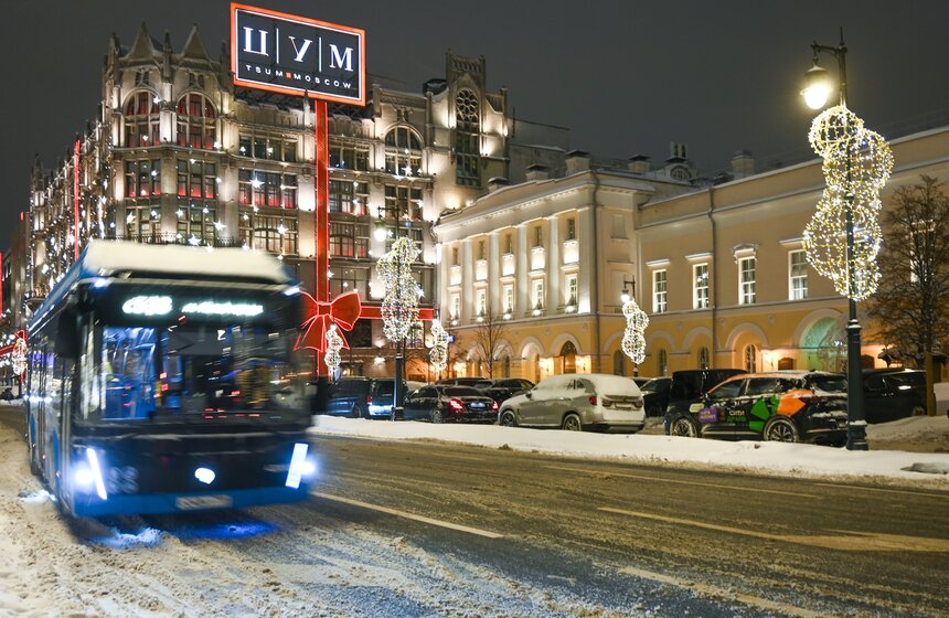 Почти 5 тыс световых конструкций украсили Москву к Новому году 7 фото