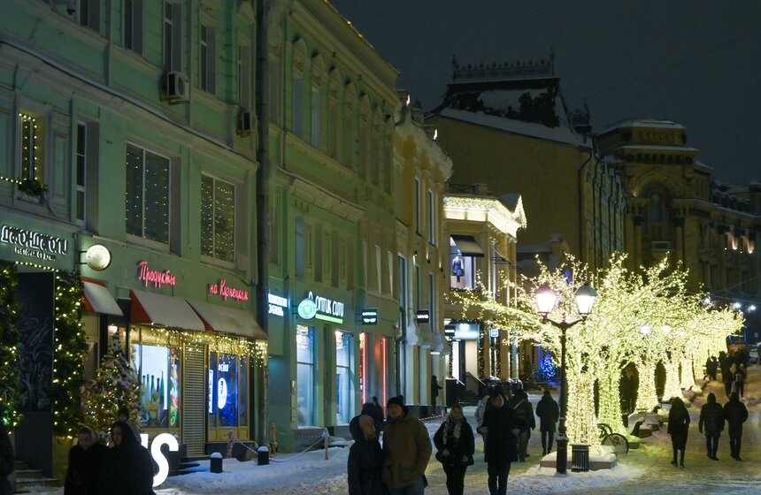 Почти 5 тыс световых конструкций украсили Москву к Новому году 11 фото