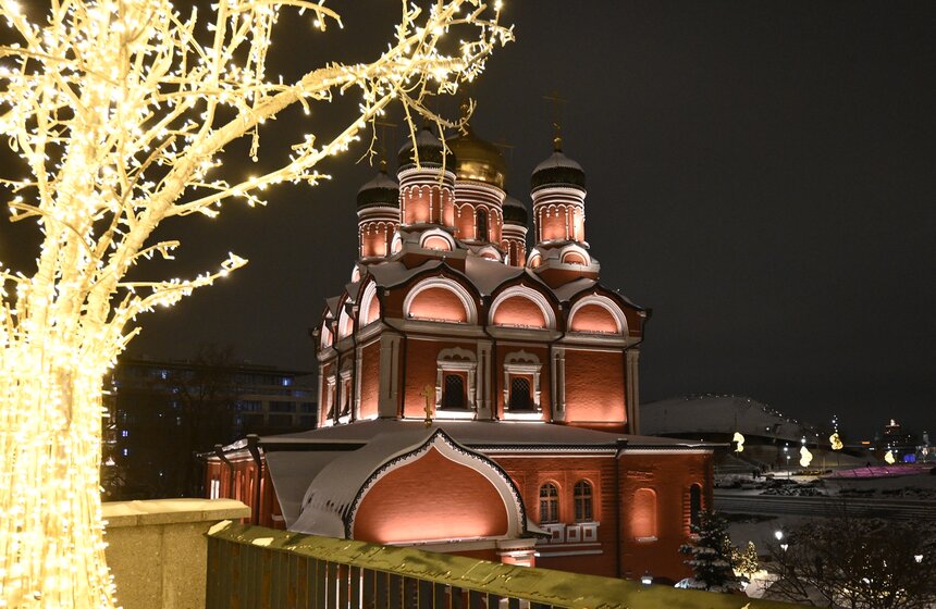 Почти 5 тыс световых конструкций украсили Москву к Новому году 20 фото