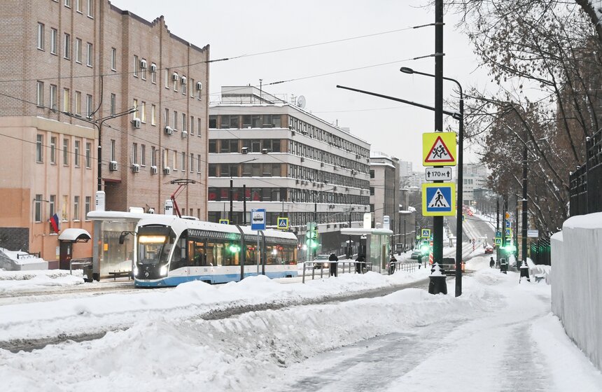 Работа коммунальных служб в Москве скорректирована из-за количества осадков 15 фото