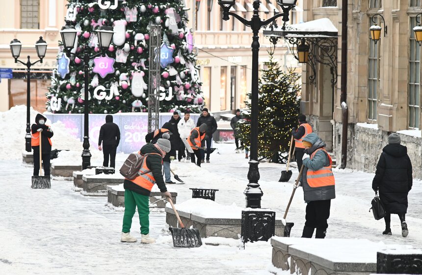 Работа коммунальных служб в Москве скорректирована из-за количества осадков 7 фото
