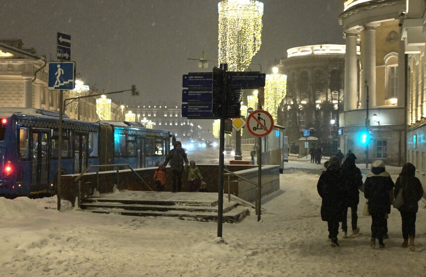 Сильнейший за 145 лет снегопад накрыл столицу 4 фото