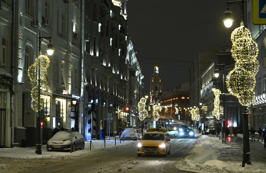 Сильнейший за 145 лет снегопад накрыл столицу 6 фото