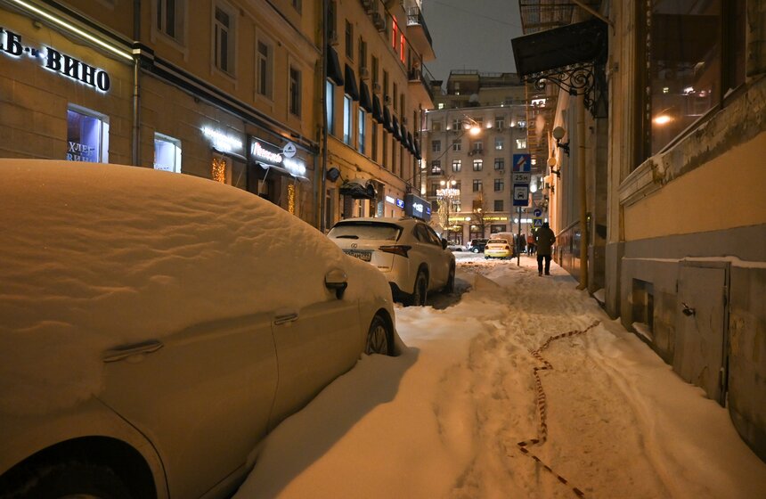 Сильнейший за 145 лет снегопад накрыл столицу 14 фото