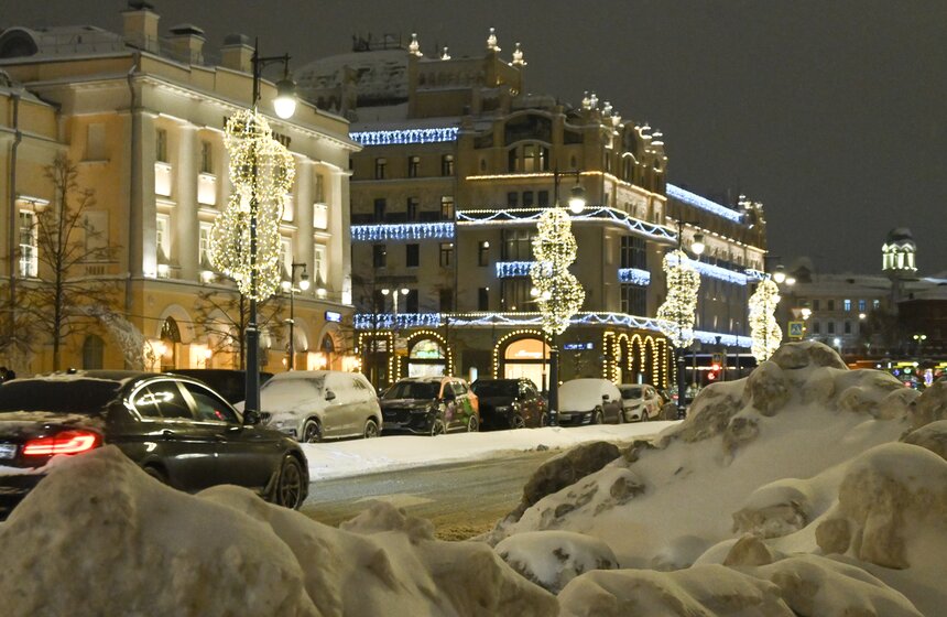 Сильнейший за 145 лет снегопад накрыл столицу 13 фото