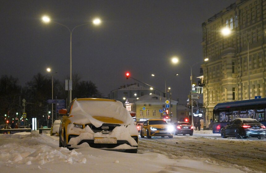 Сильнейший за 145 лет снегопад накрыл столицу 10 фото