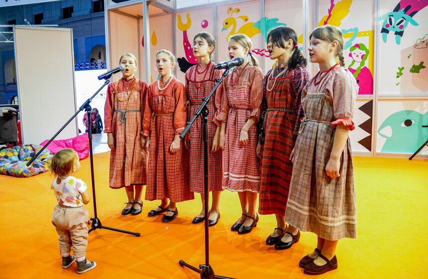 Более 300 издательств приняли участие в Международной книжной ярмарке Non/fiction 18 фото