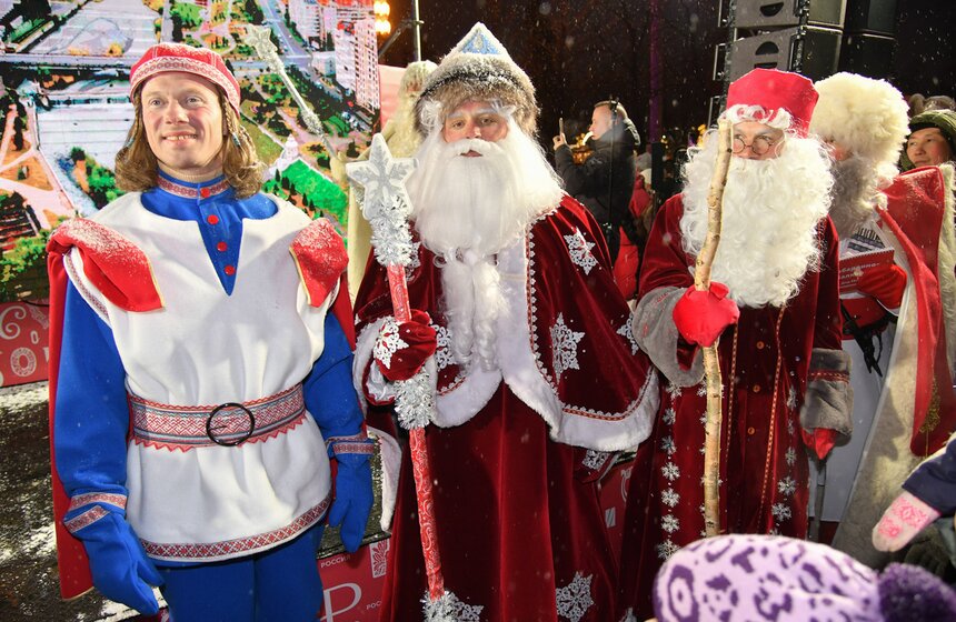 Елки 89 регионов России зажглись на ВДНХ 6 фото