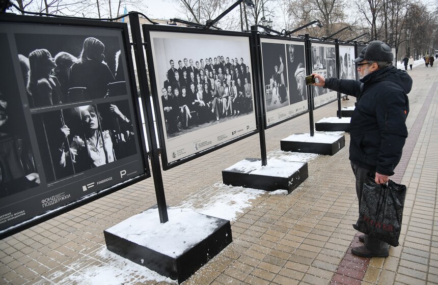 Фотовыставка в память о Галине Волчек открылась в столице 7 фото