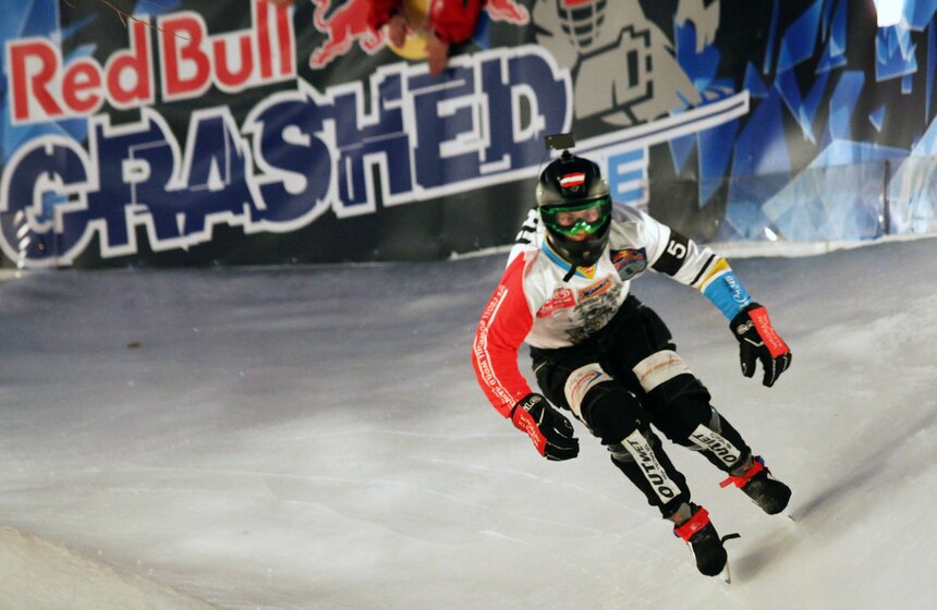 8 марта в Москве  прошел этап чемпионата Red Bull Crushed Ice 3 фото