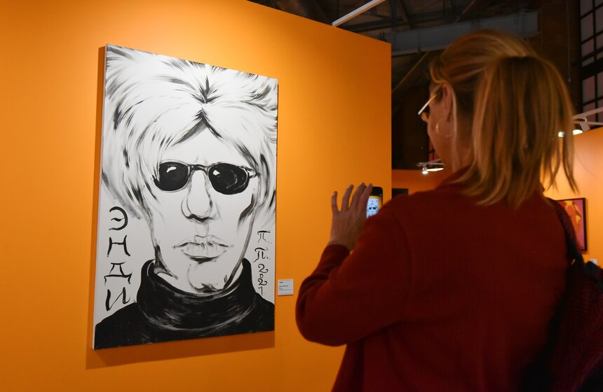 Выставка "Тинькофф Город: Энди Уорхол и русское искусство" открылась в столице 11 фото