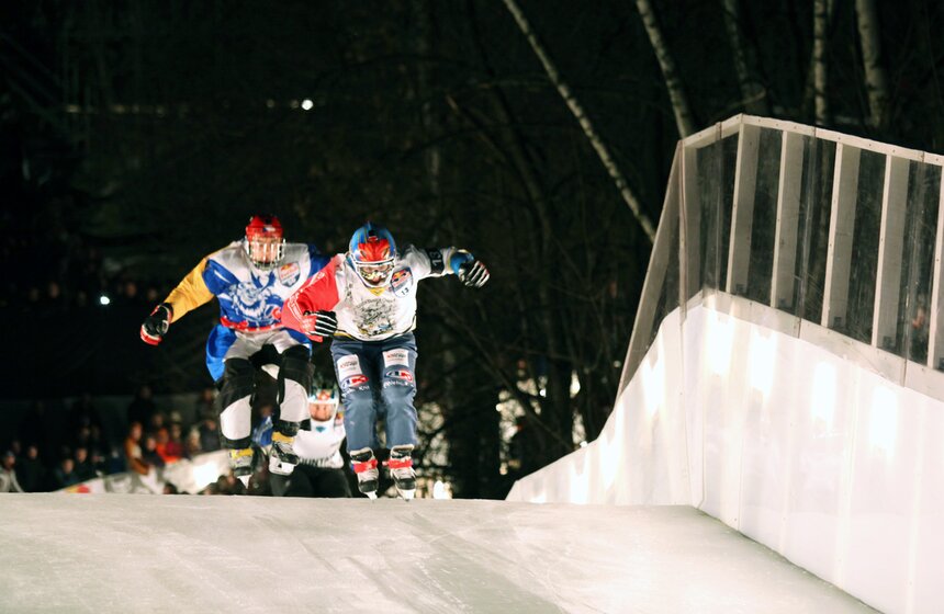 8 марта в Москве  прошел этап чемпионата Red Bull Crushed Ice 15 фото