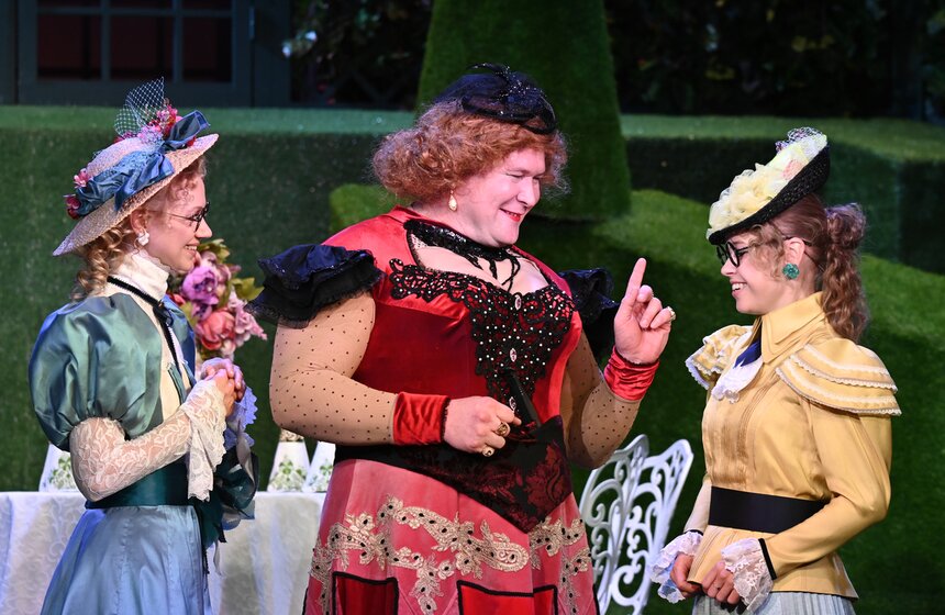 Премьера спектакля "Тетка Чарлея" состоялась в Театре на Трубной 21 фото