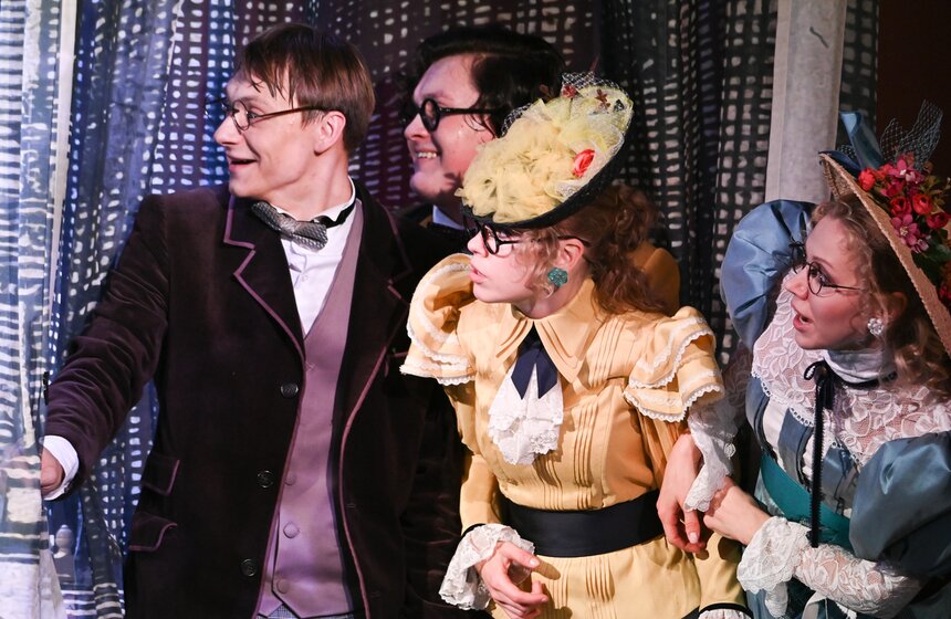 Премьера спектакля "Тетка Чарлея" состоялась в Театре на Трубной 24 фото