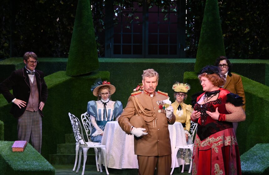 Премьера спектакля "Тетка Чарлея" состоялась в Театре на Трубной 26 фото