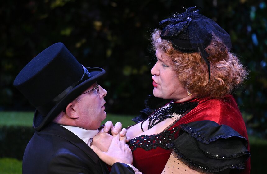 Премьера спектакля "Тетка Чарлея" состоялась в Театре на Трубной 23 фото