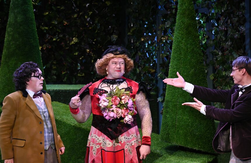 Премьера спектакля "Тетка Чарлея" состоялась в Театре на Трубной 19 фото