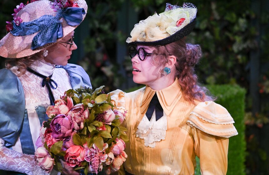 Премьера спектакля "Тетка Чарлея" состоялась в Театре на Трубной 14 фото