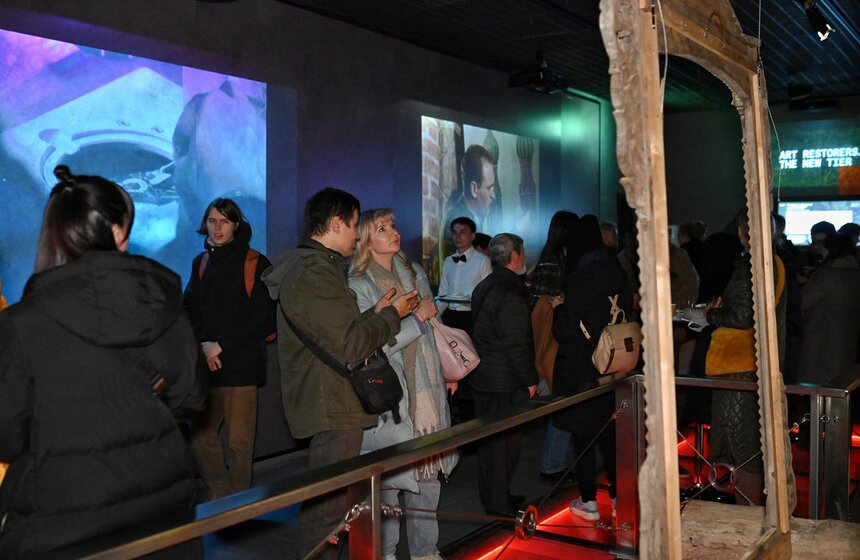 Выставка "Реставраторы. Новый слой" открылась в Подземном музее "Зарядья" 4 фото