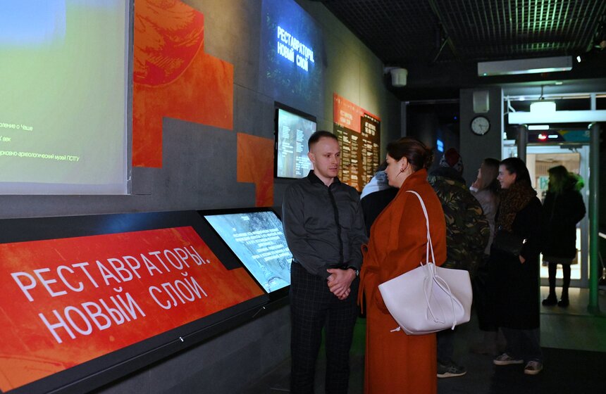 Выставка "Реставраторы. Новый слой" открылась в Подземном музее "Зарядья" 1 фото