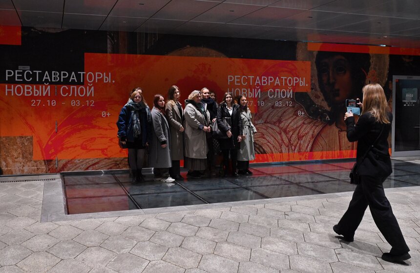 Выставка "Реставраторы. Новый слой" открылась в Подземном музее "Зарядья" 17 фото